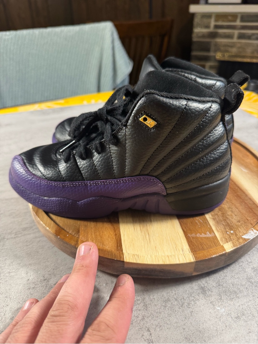 Pre-Owned Nike Air Jordan 12 Retro Black/Field Purple Size 2Y Sneaker 151186-057
